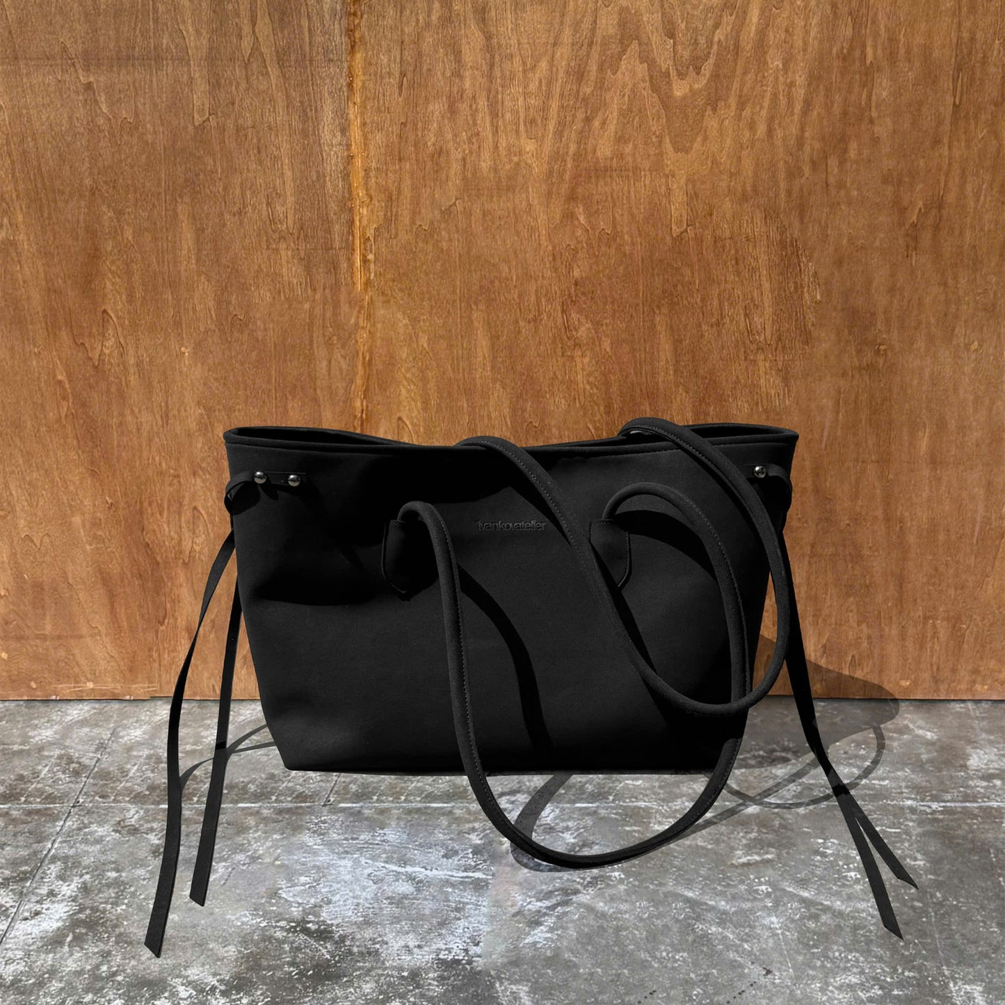 LACES FAUX SUEDE TOTE BAG (BLACK)